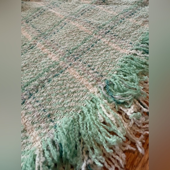 Boyne Valley Weavers Made in Ireland Fringed Poncho Green Plaid OS Wool/Alpaca - Picture 11 of 12